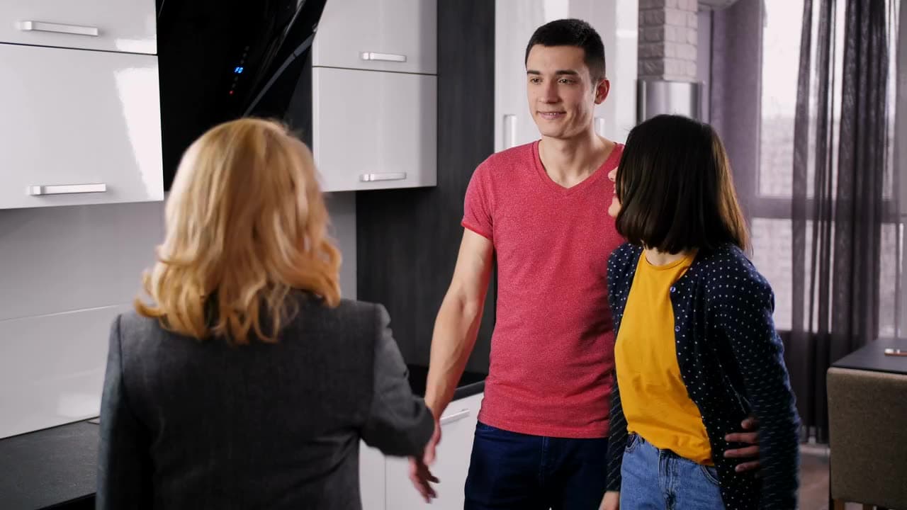 Handing over keys at a closing