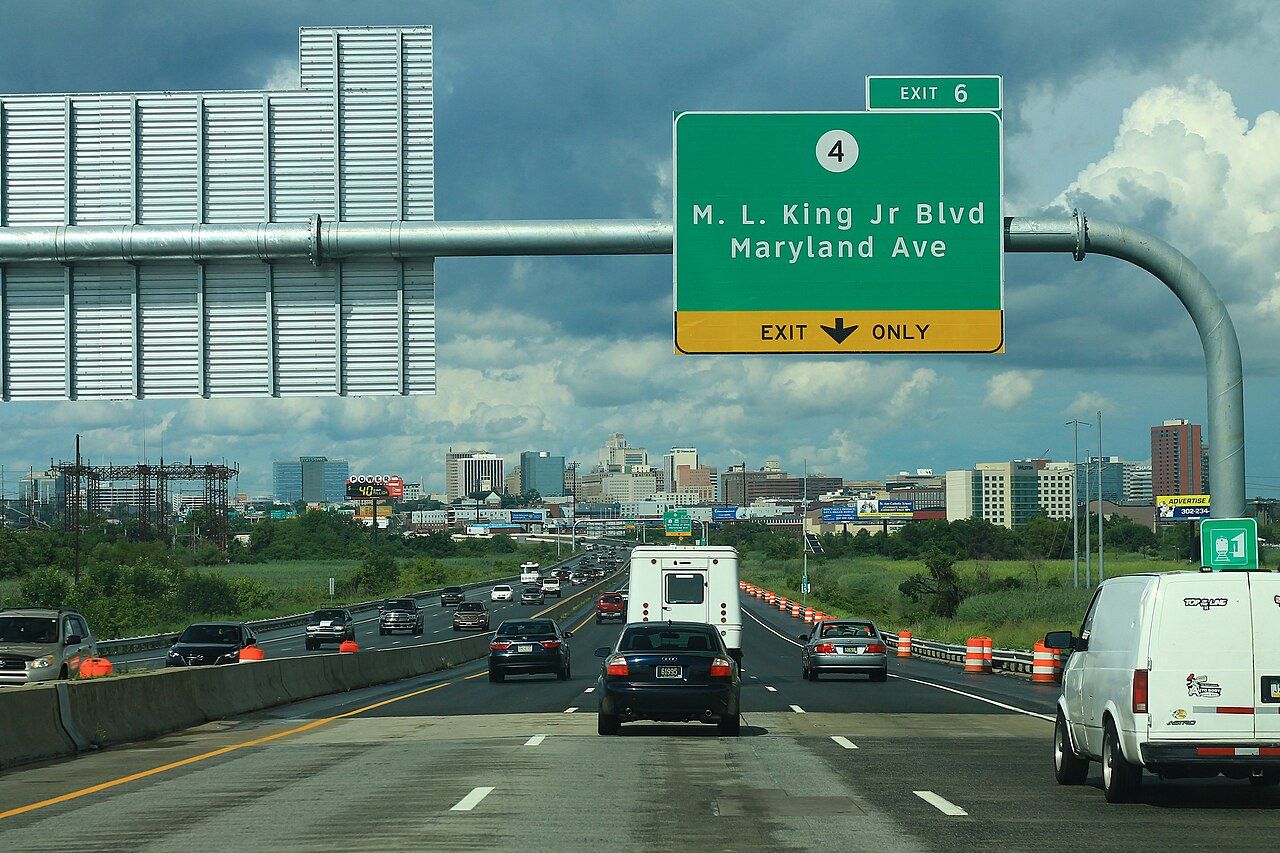 Interstate 95 approaching the Wilmington, Delaware skyline